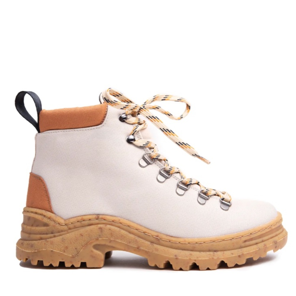 THESUS hiking boots